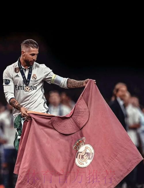 水爷踩人逃点 专家称应判罚 毕包大将:皇马被保送!